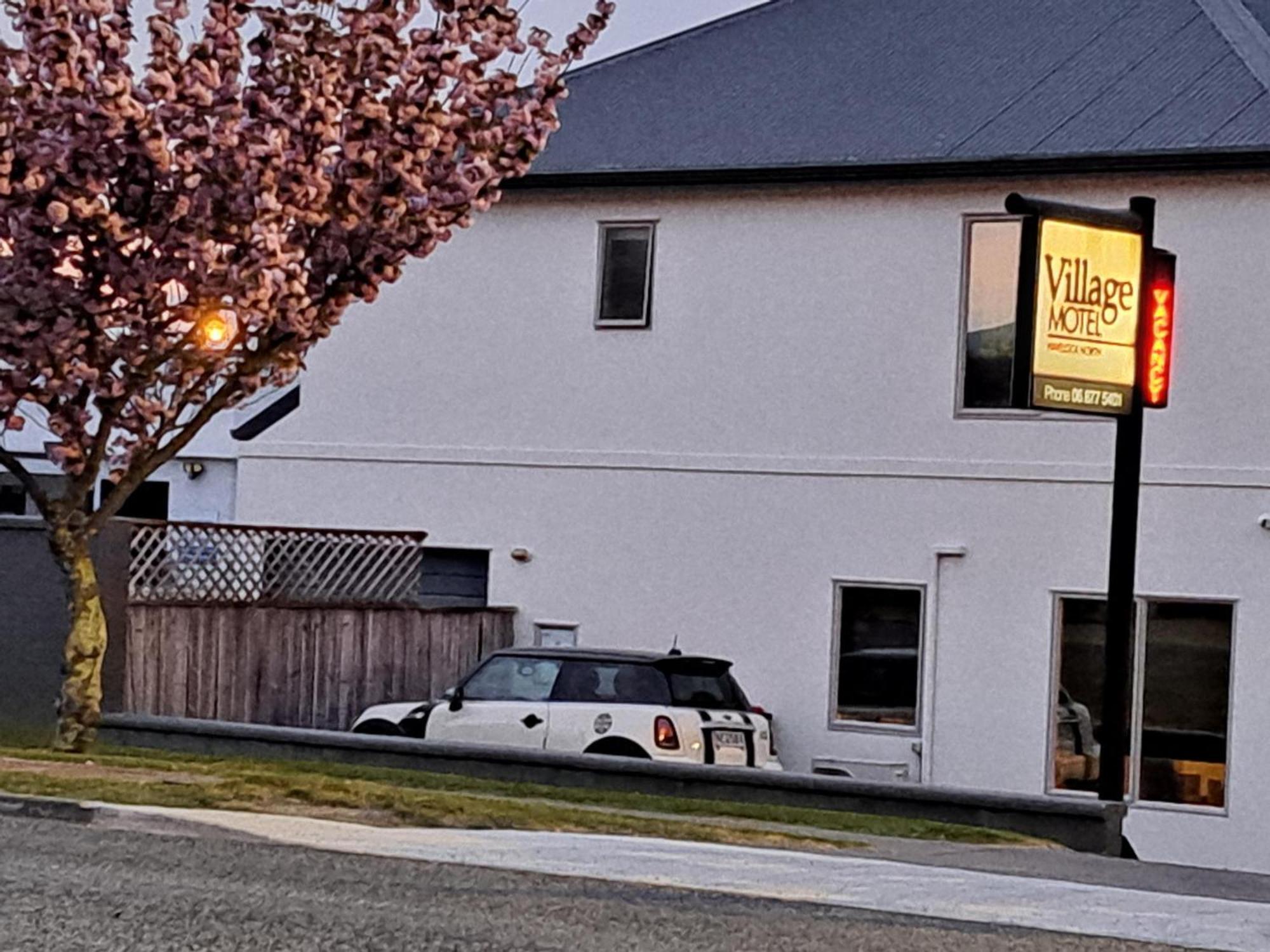 Village Motel Havelock North Exterior foto